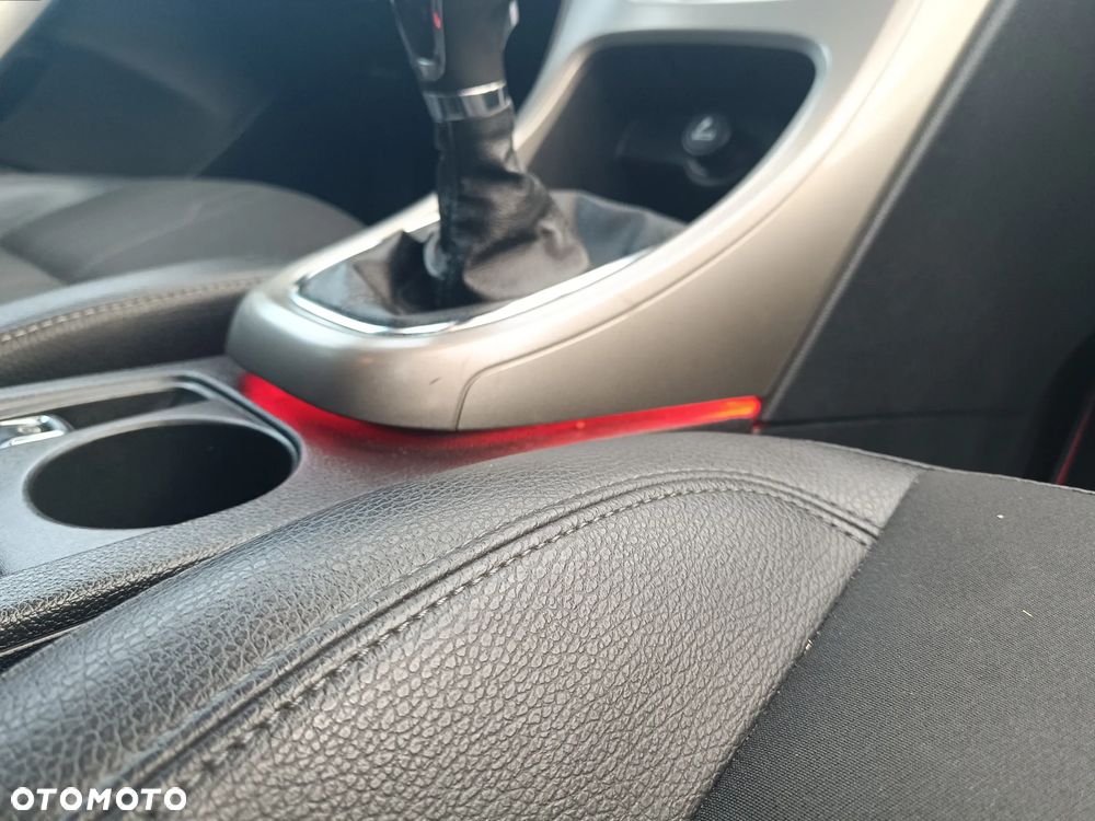 Opel Astra IV 1.4 T Cosmo - 19