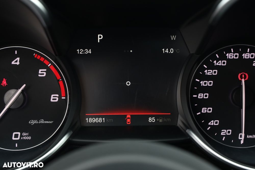 Alfa Romeo Giulia 2.2 Diesel AT8-Q4 Veloce - 19