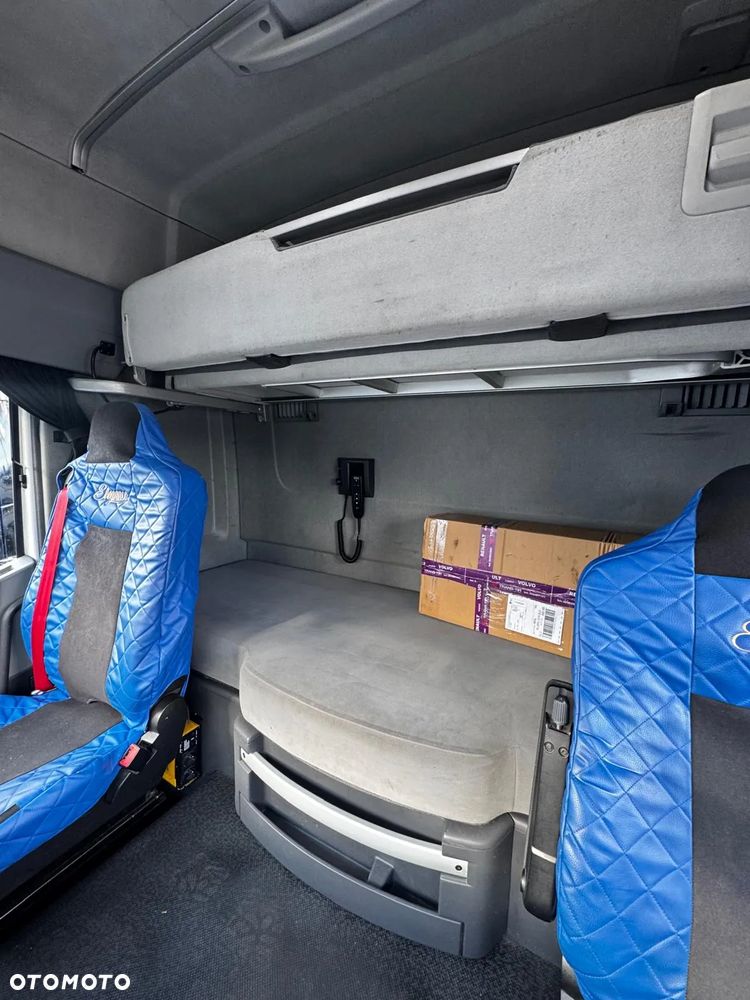 Renault T440 Xlow Sleeper Cab - 9