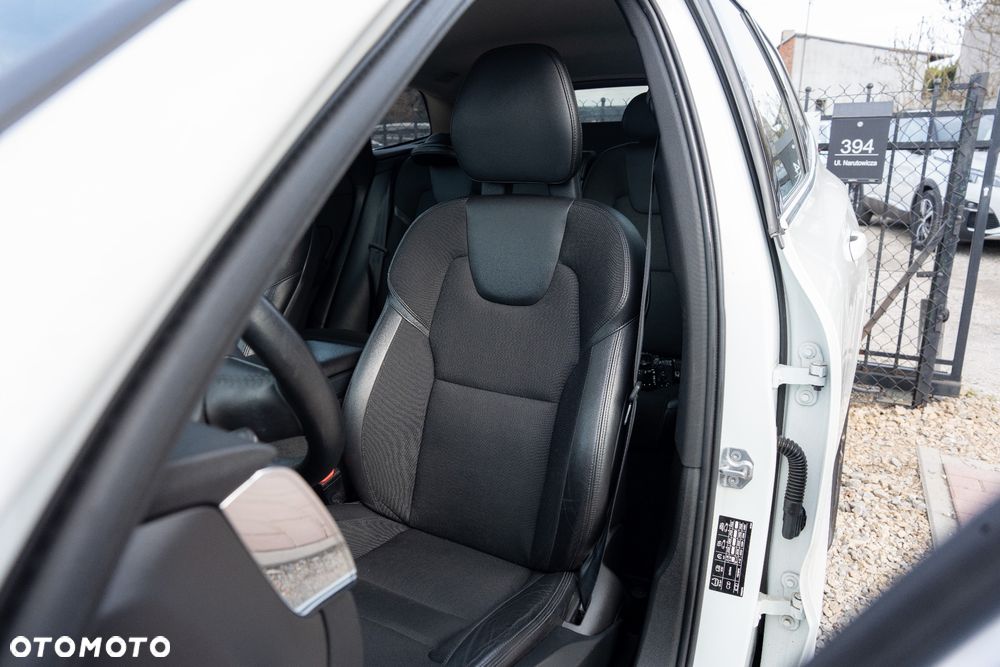 Volvo XC 60 D4 AWD Geartronic Momentum - 10