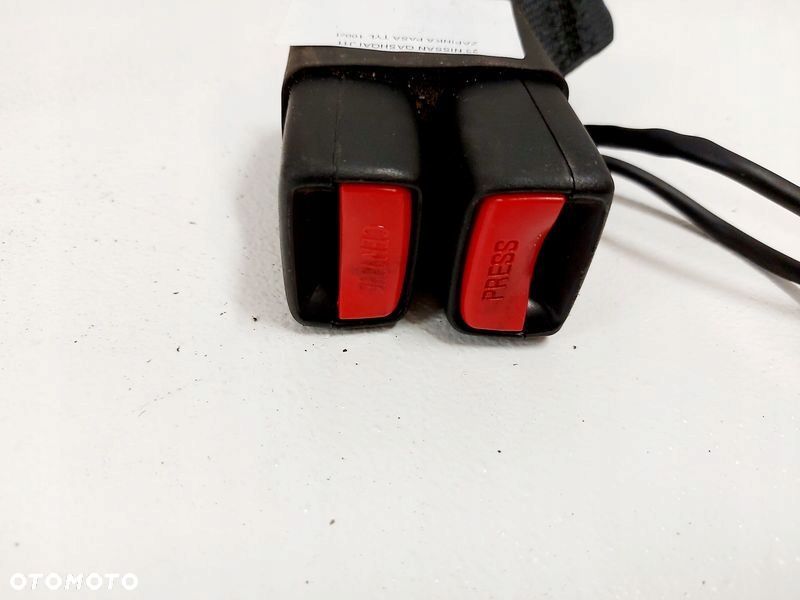 NISSAN QASHQAI II 2 J11 ZAPINKA PASA TYŁ ŚRODKOWA - 4