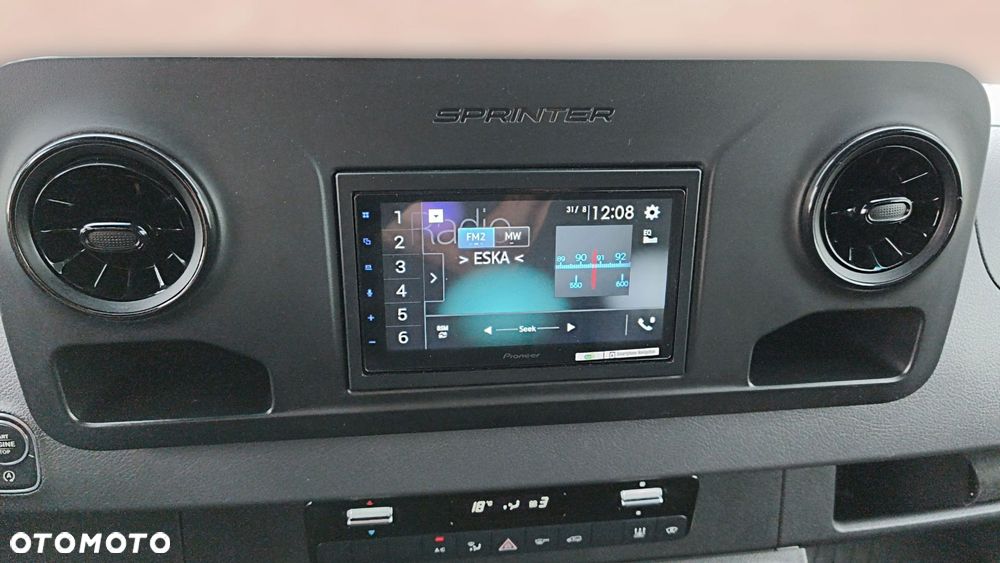 Mercedes-Benz Sprinter - 26