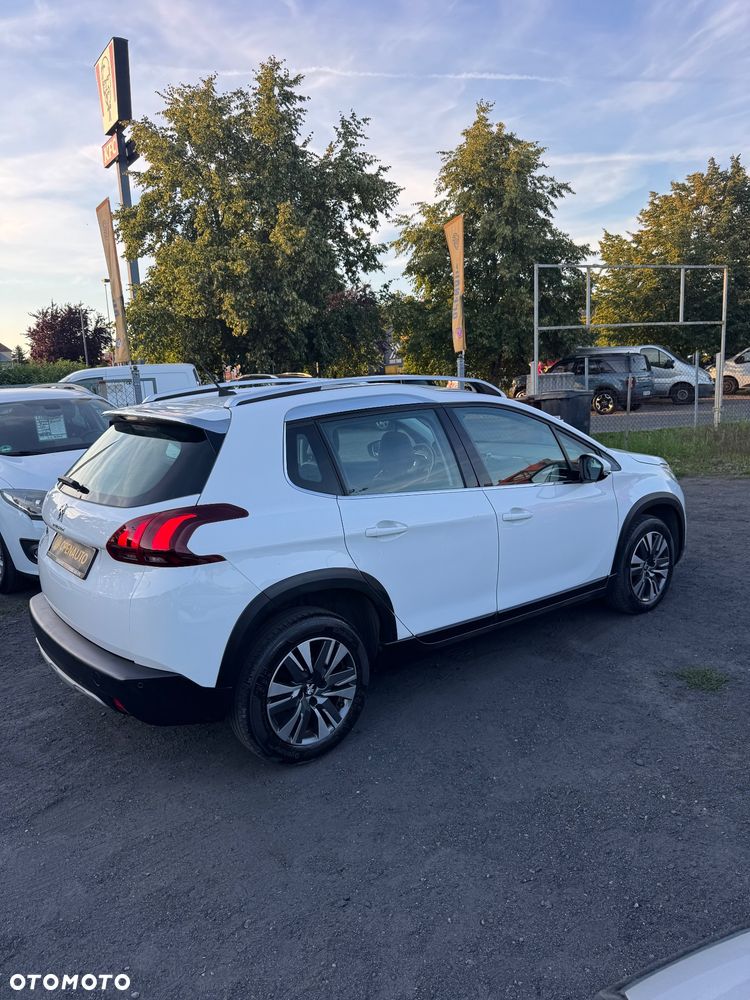 Peugeot 2008 1.2 Pure Tech GPF Allure S&S EAT6 - 4