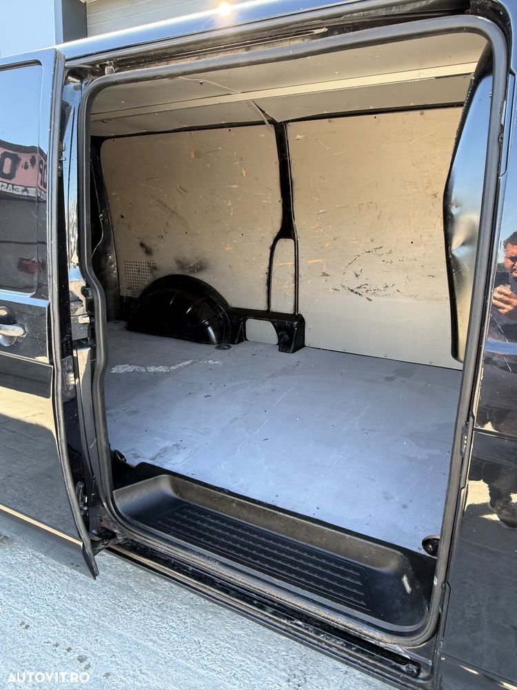 Volkswagen Transporter - 11
