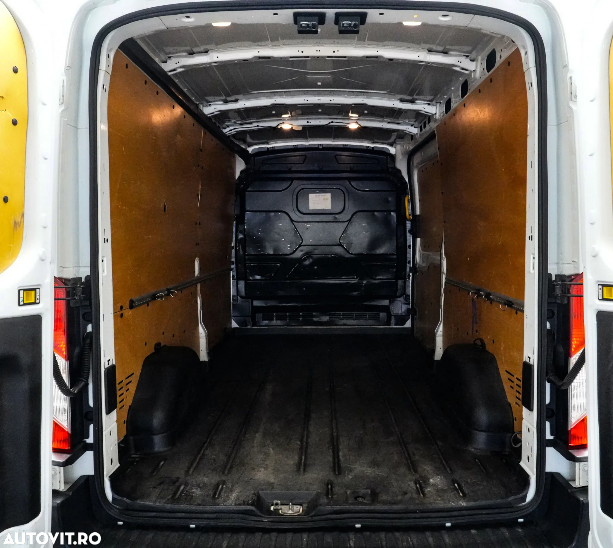 Ford Transit - 11