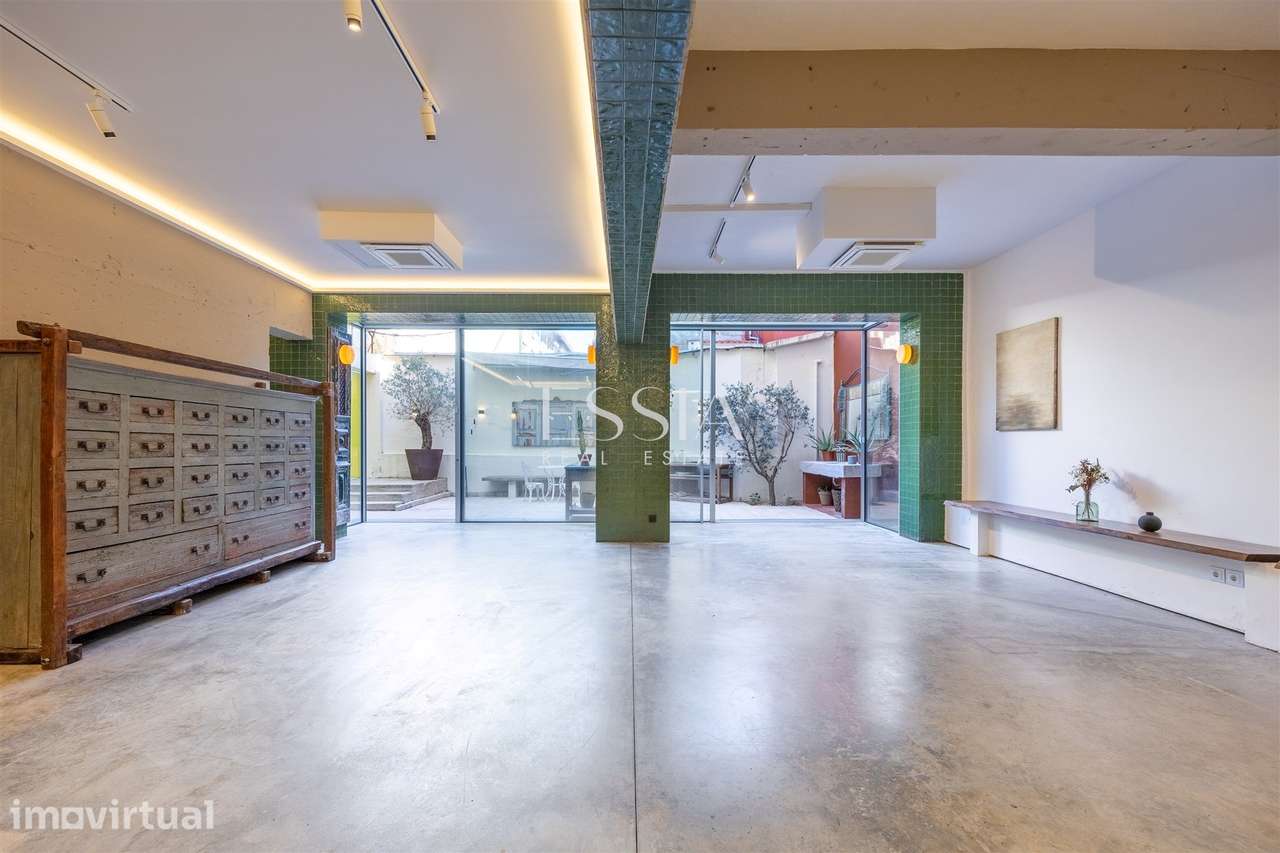 Espaço Comercial com Terraço no Bairro das Artes, Porto