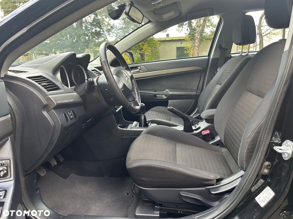 Mitsubishi Lancer 1.6 Invite - 18