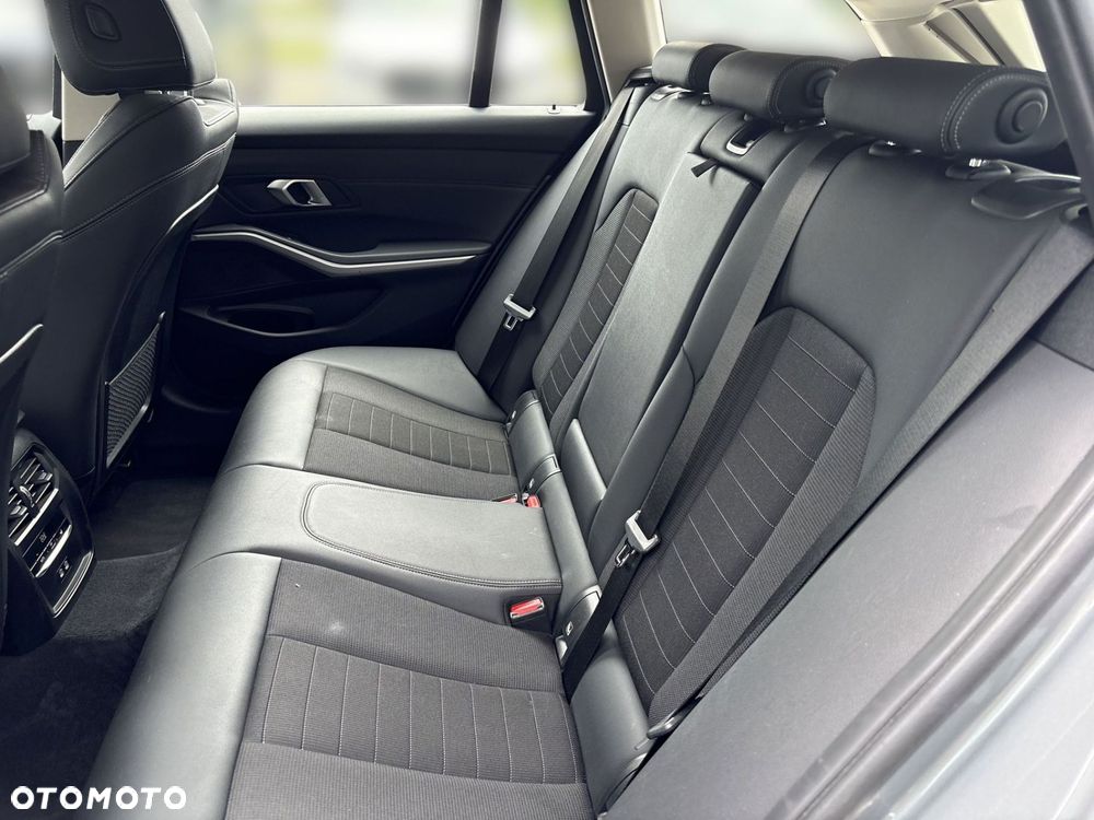 BMW Seria 3 - 16