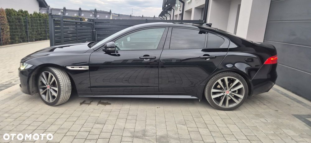 Jaguar XE 20d AWD R-Sport - 2