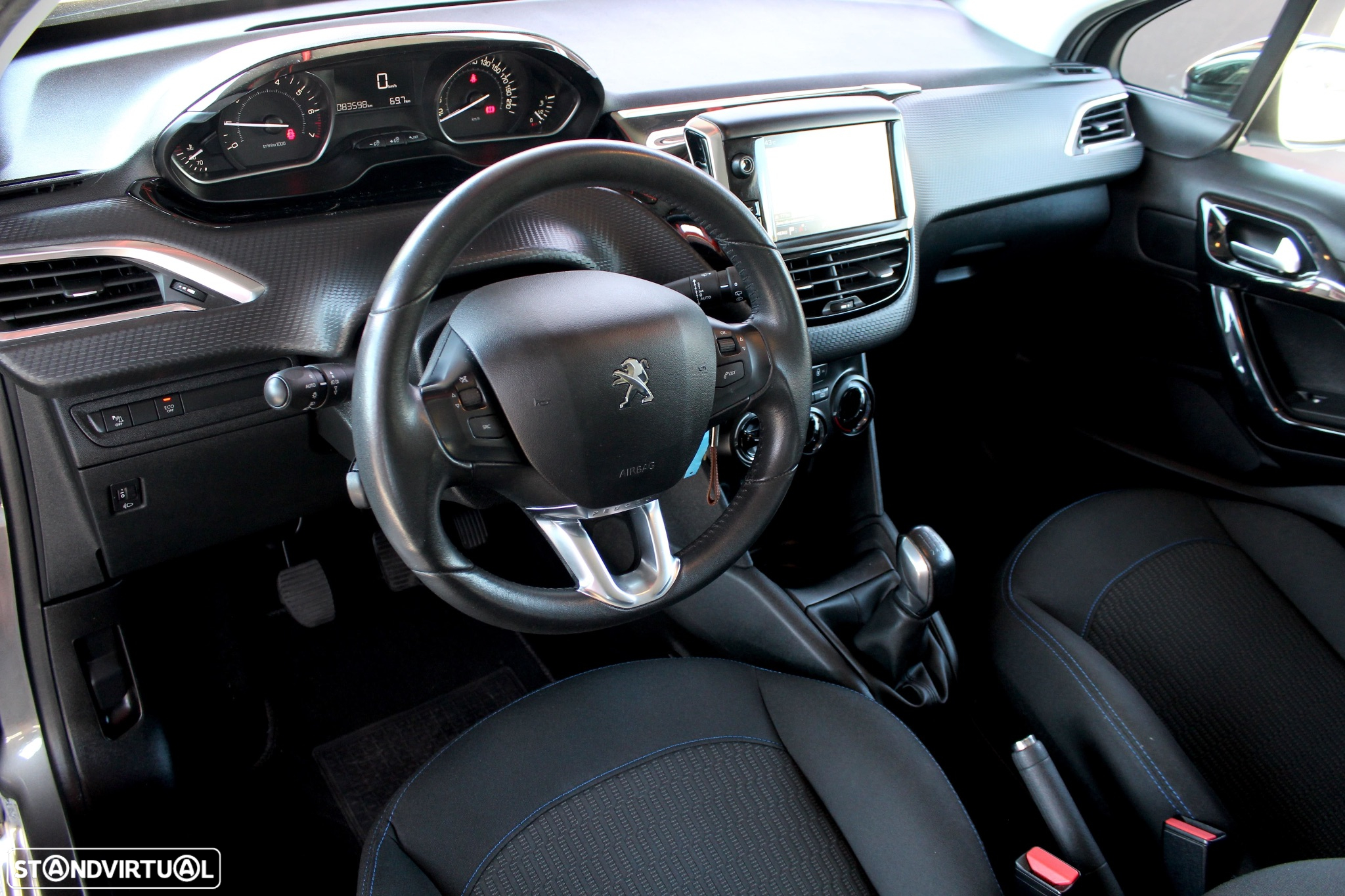 Peugeot 208 1.2 PureTech Signature - 6