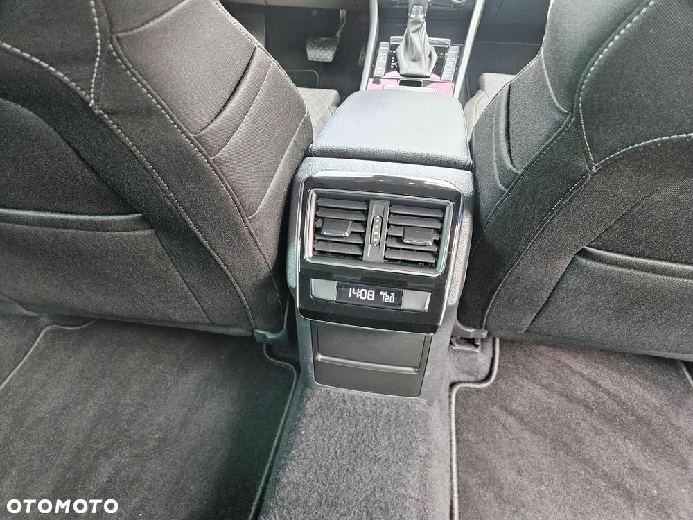 Skoda Superb 2.0 TDI DSG Premium Edition - 29