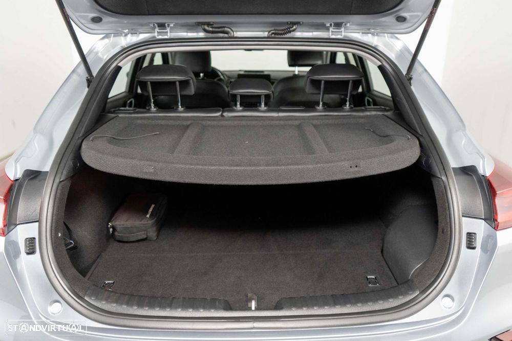 Kia XCeed 1.6 GDi PHEV Drive - 11