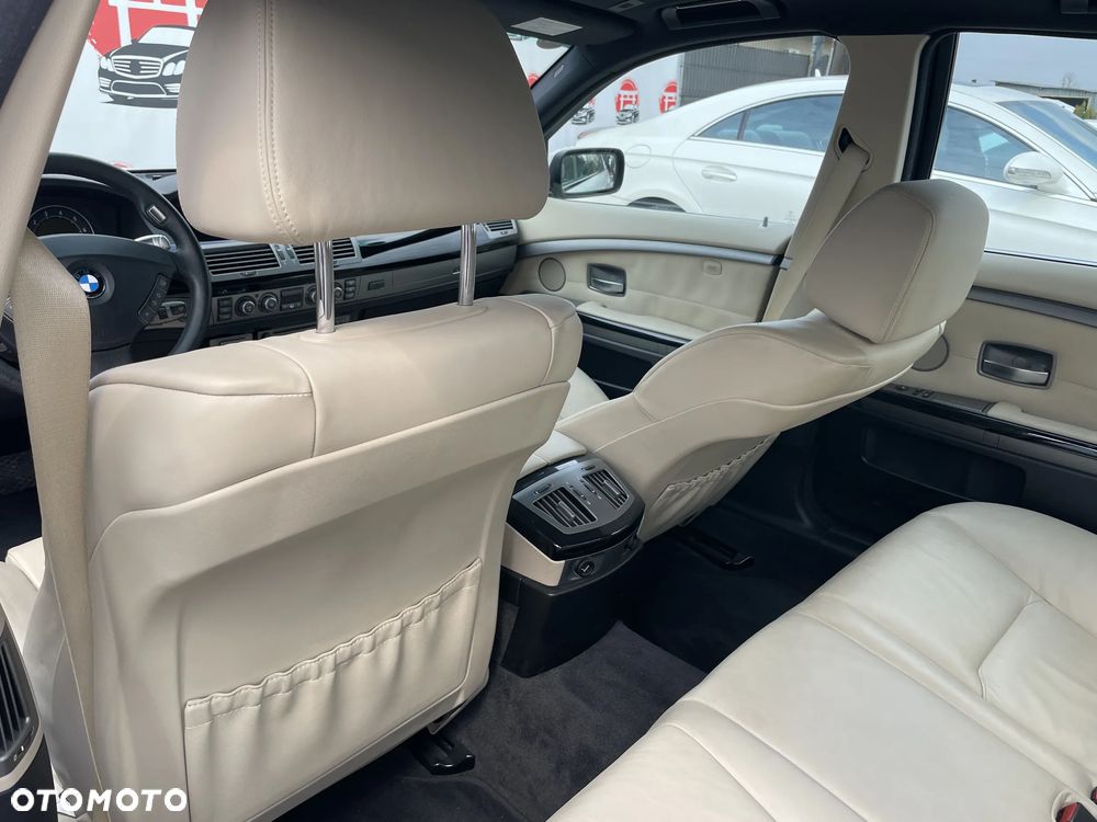 BMW Seria 7 750Li - 16