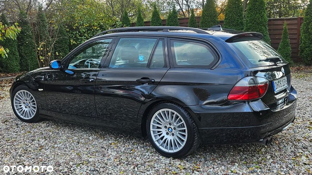 BMW Seria 3 325i Touring - 8