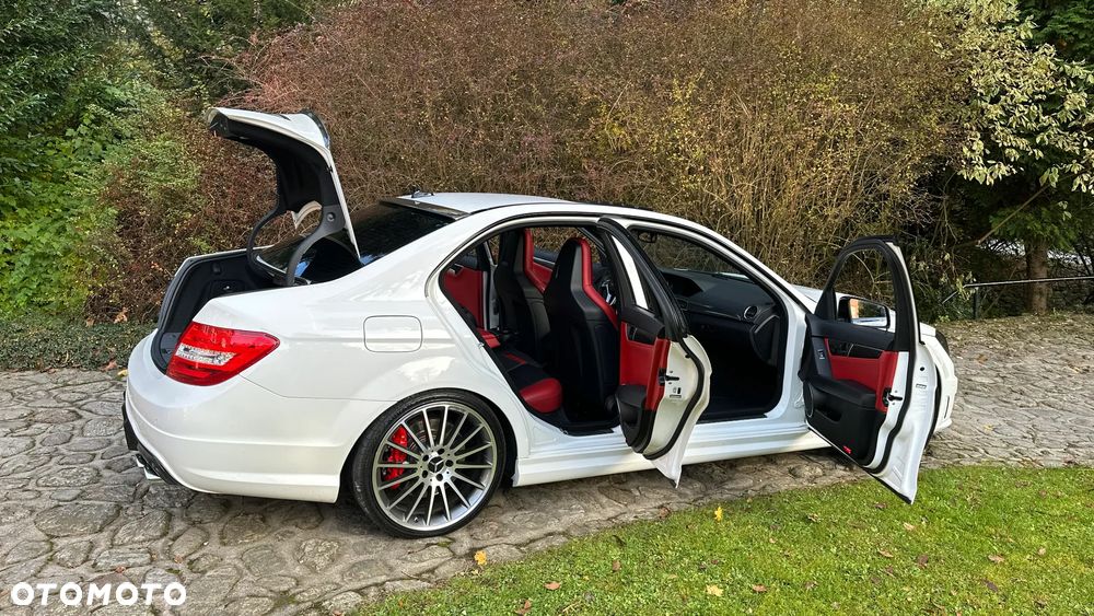 Mercedes-Benz Klasa C 63 AMG AMG SPEEDSHIFT MCT AMG Performance Package - 24