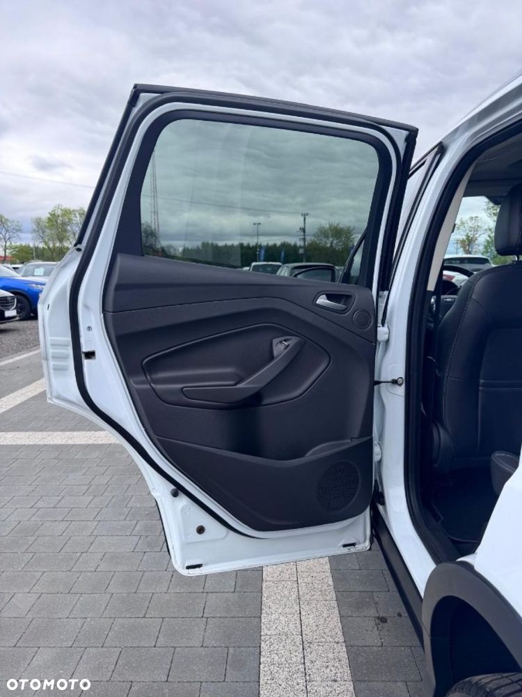 Ford Kuga 1.6 EcoBoost 2x4 Individual - 28