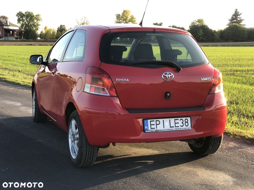 Toyota Yaris - 12