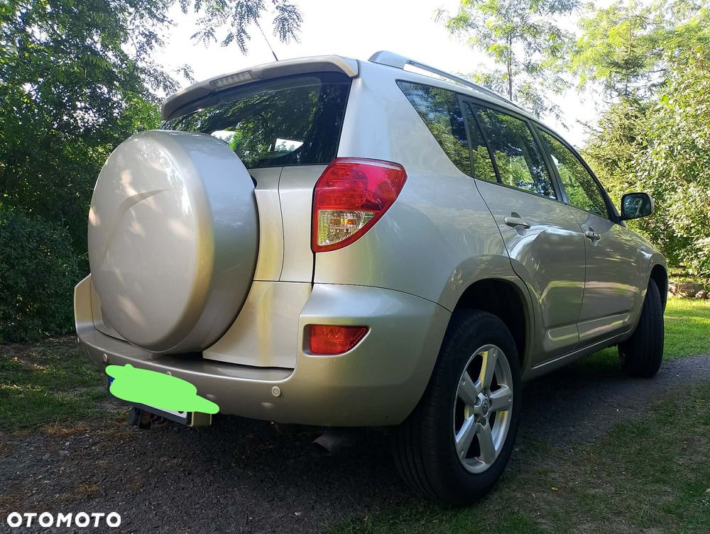 Toyota RAV4 - 4