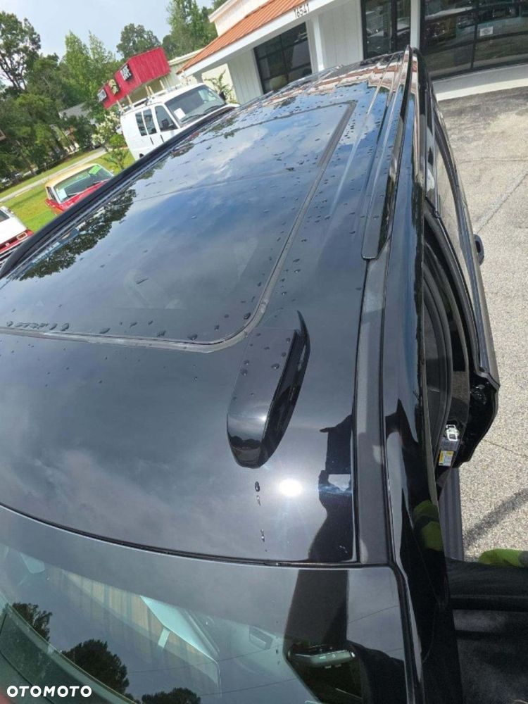 Cadillac Escalade - 8