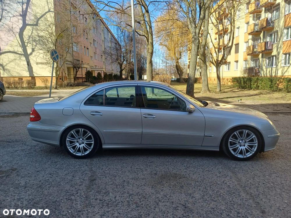 Mercedes-Benz Klasa E 240 4Matic Avantgarde - 19