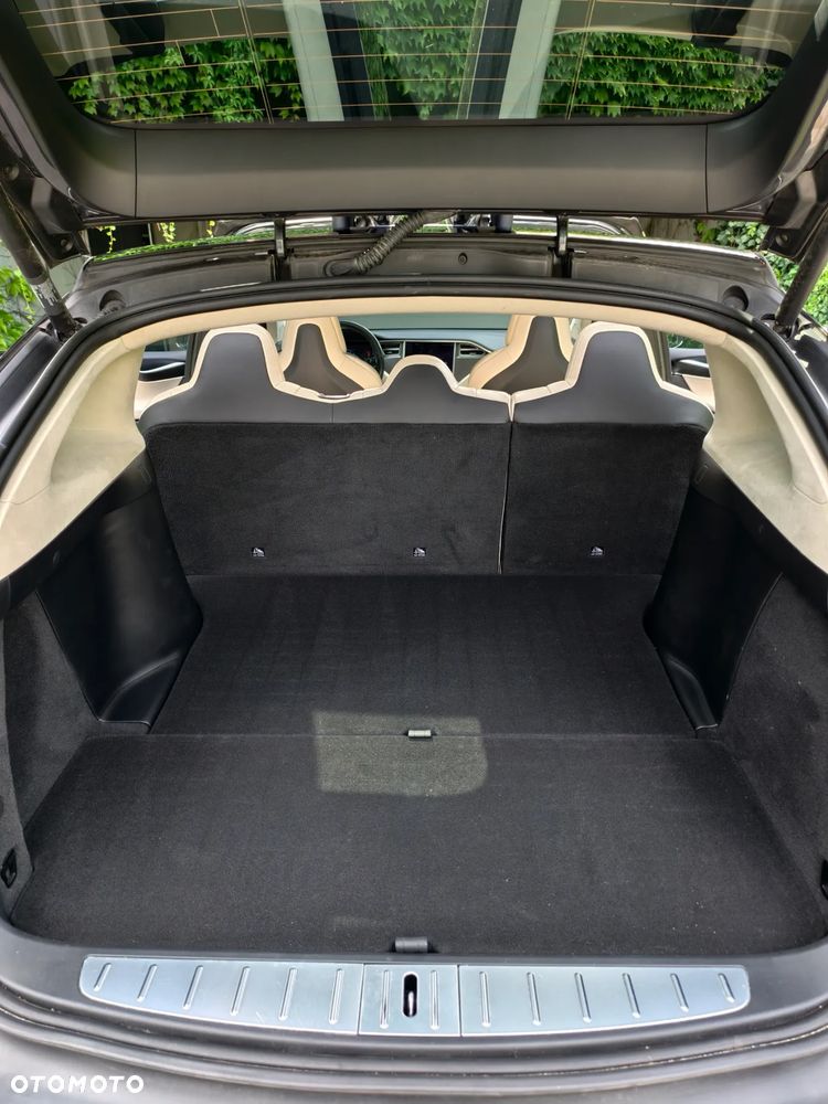 Tesla Model X Long Range Plus - 26