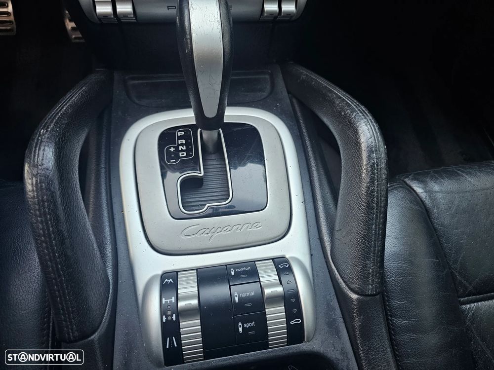 Porsche Cayenne S Tiptronic - 25