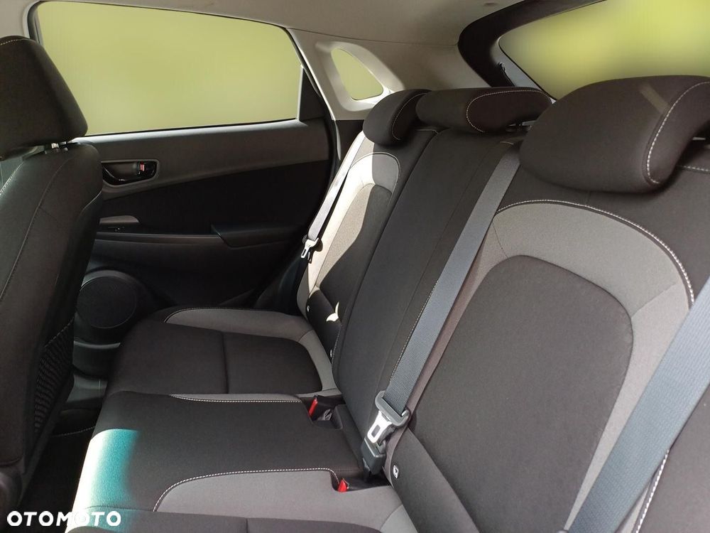 Hyundai Kona - 12