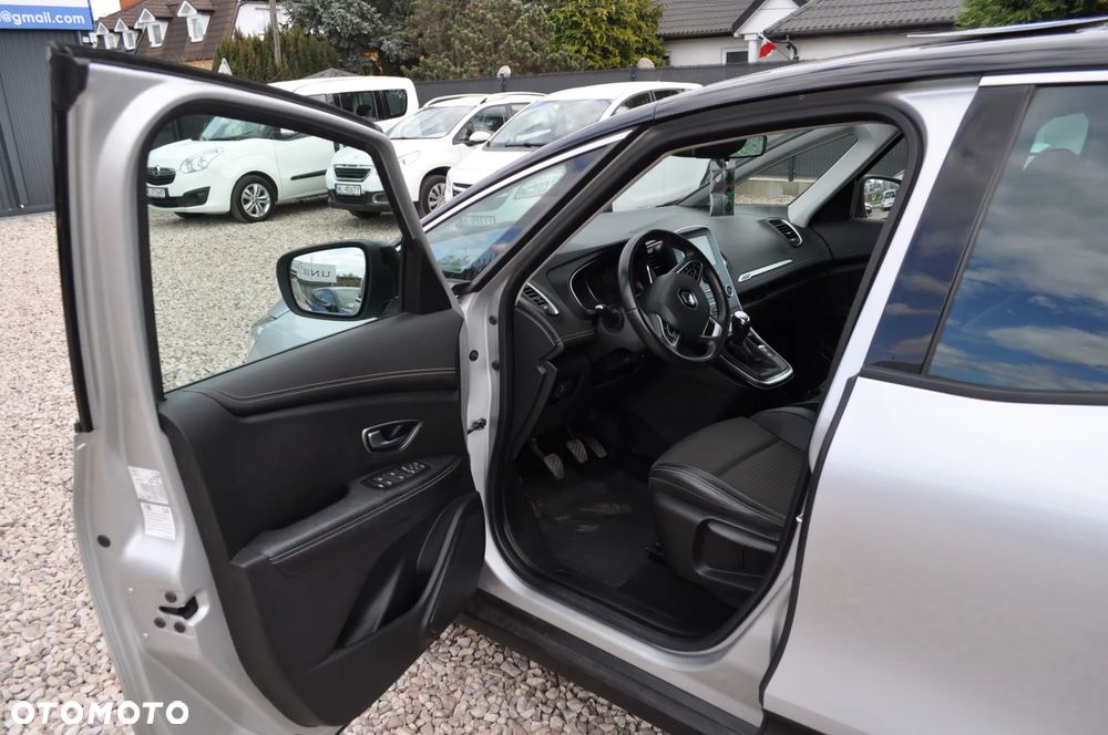 Renault Grand Scenic - 13