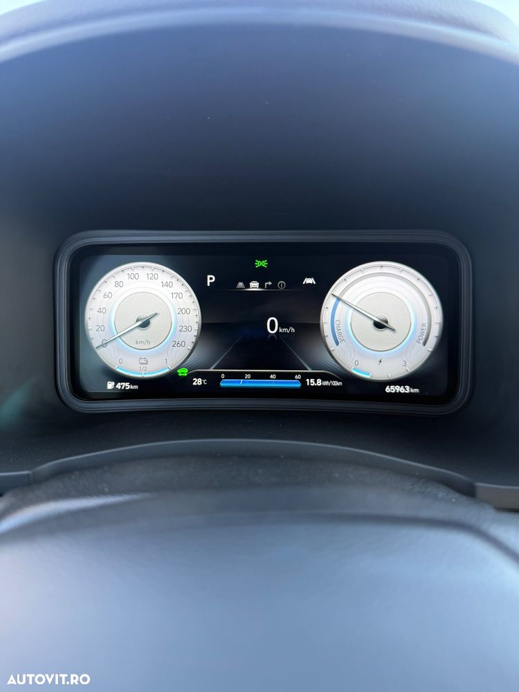 Hyundai KONA - 11