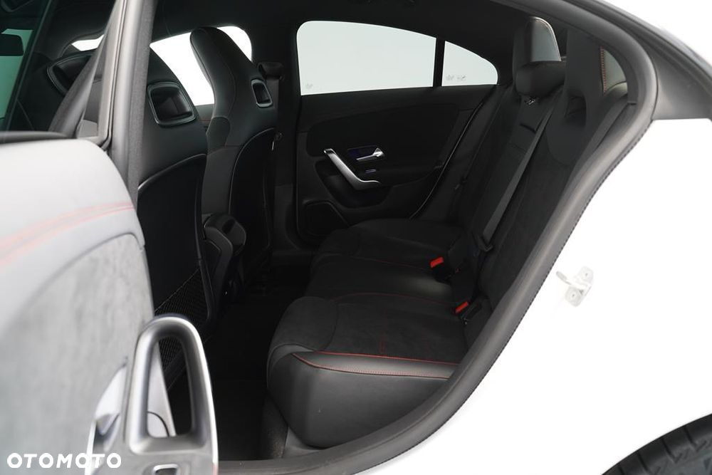 Mercedes-Benz CLA 200 mHEV AMG Line 7G-DCT - 9