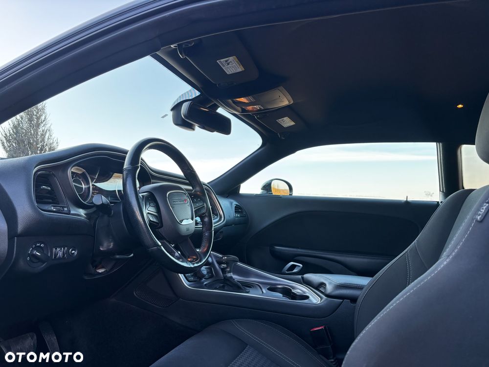 Dodge Challenger - 15