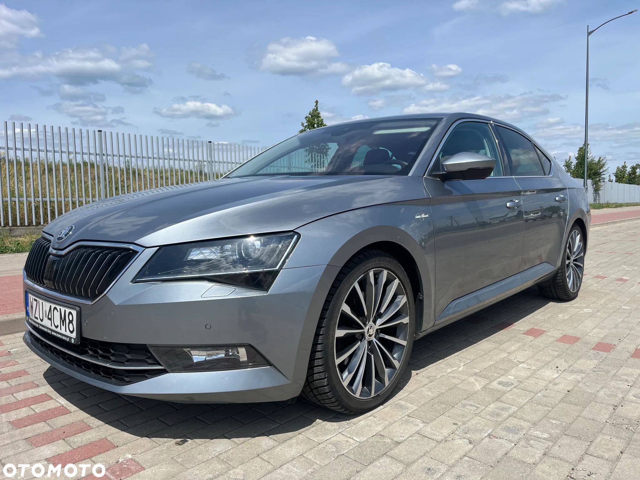 Skoda Superb 2.0 TDI 4x4 L&K DSG - 1