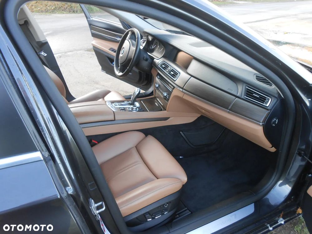 BMW Seria 7 750Li Edition Exclusive - 11