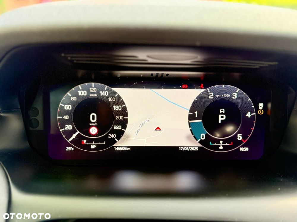 Land Rover Discovery Sport - 24