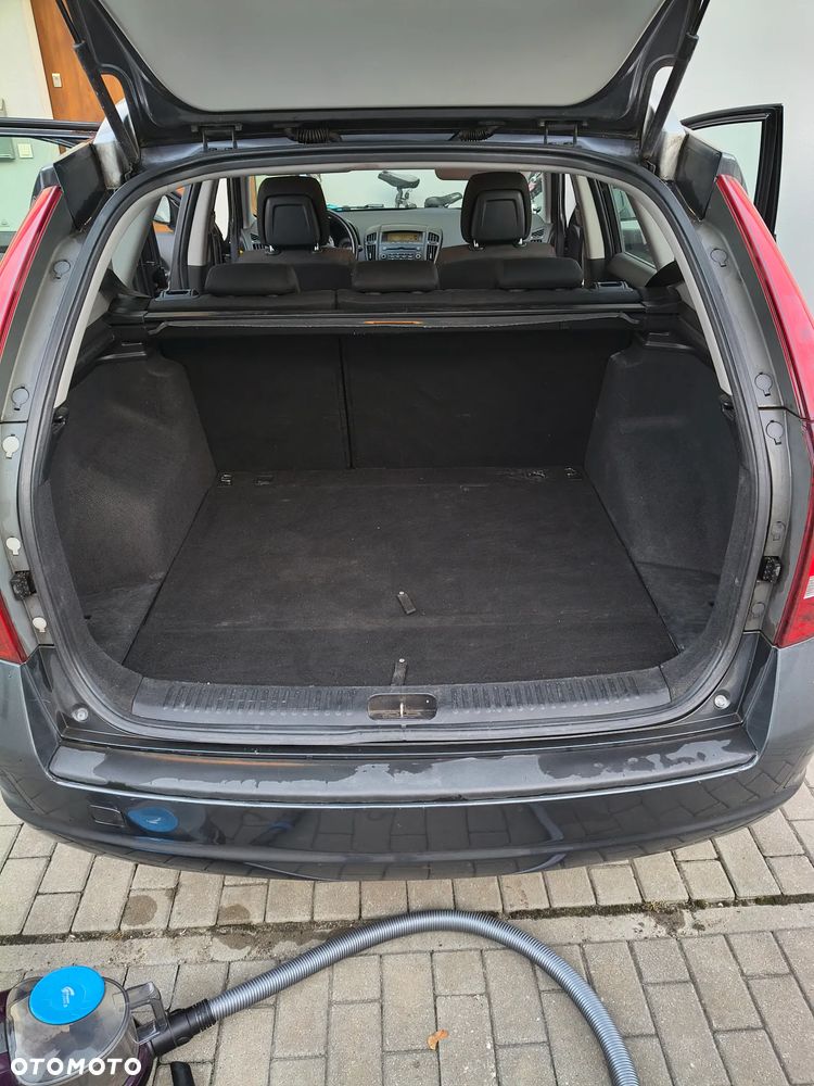 Kia Ceed - 8