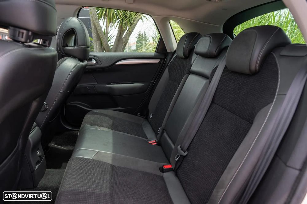 Citroën C4 PureTech 130 Stop&Start SHINE - 20