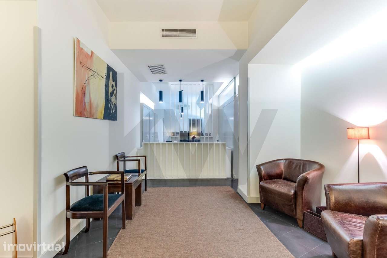 Escritório de Prestígio com 400m2 na Praça da Galiza – Totalmente Reno - Grande imagem: 2/60
