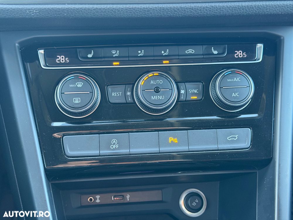 Volkswagen Touran - 8