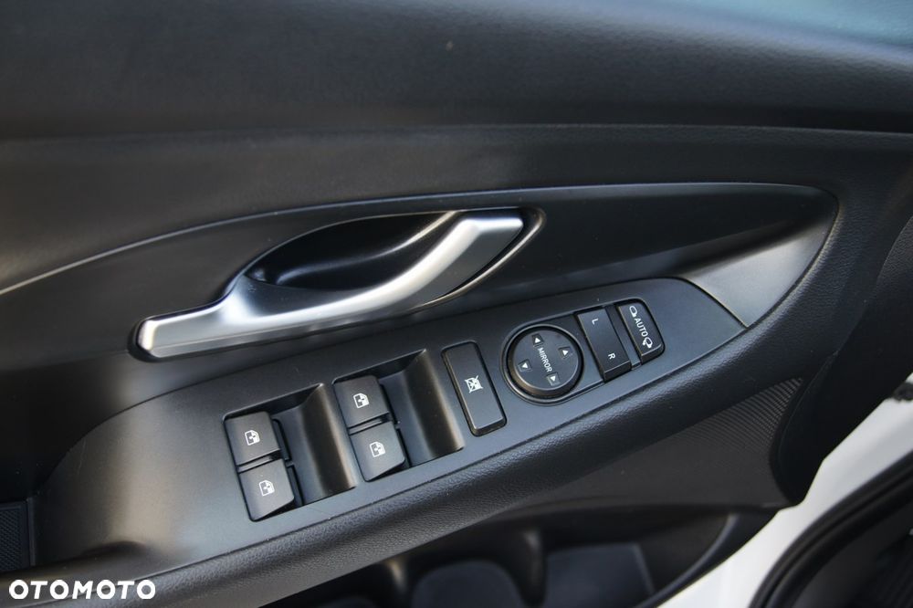 Hyundai i30 1.6 D Comfort - 16