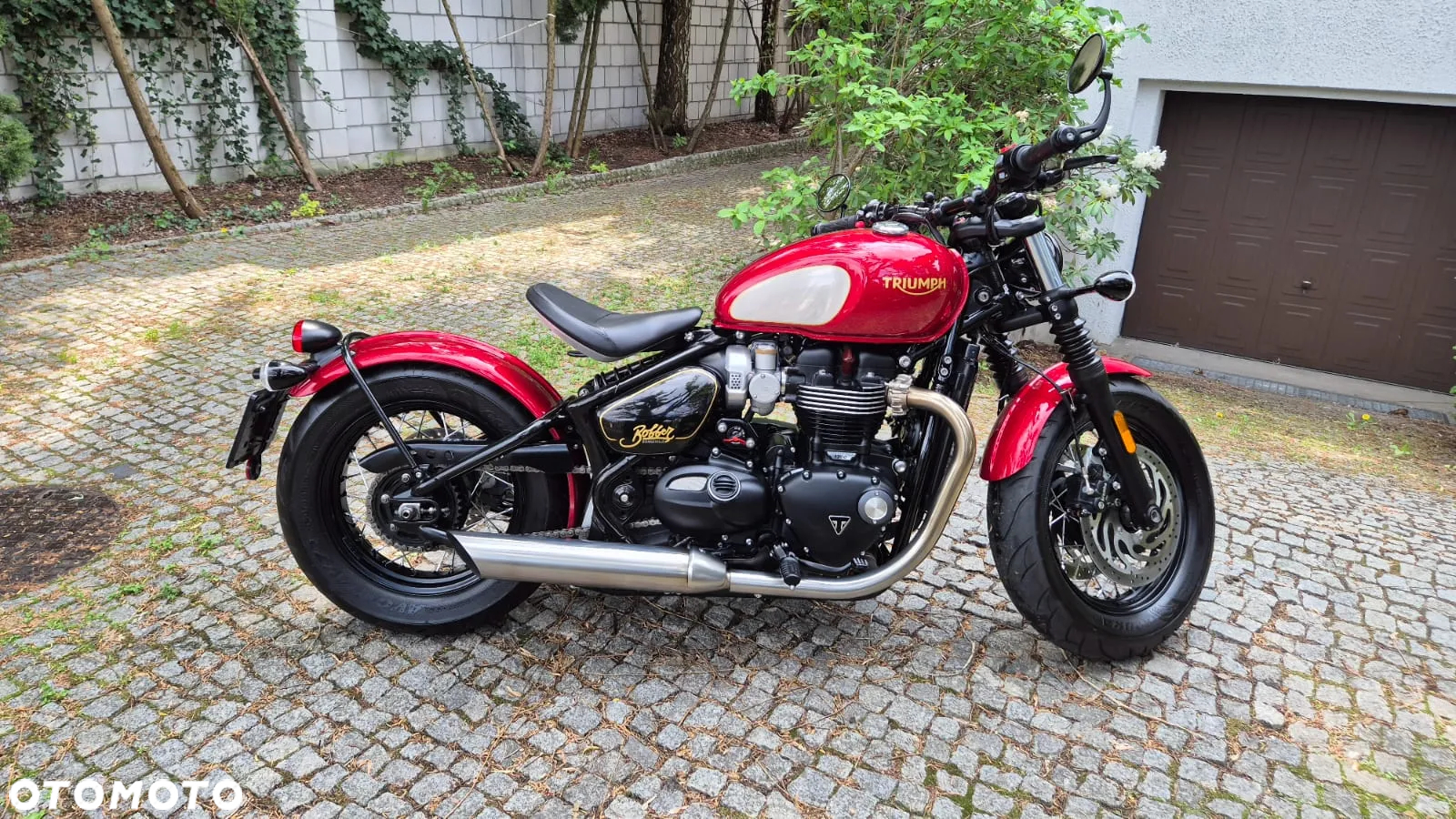 Triumph Bonneville Bobber - 4
