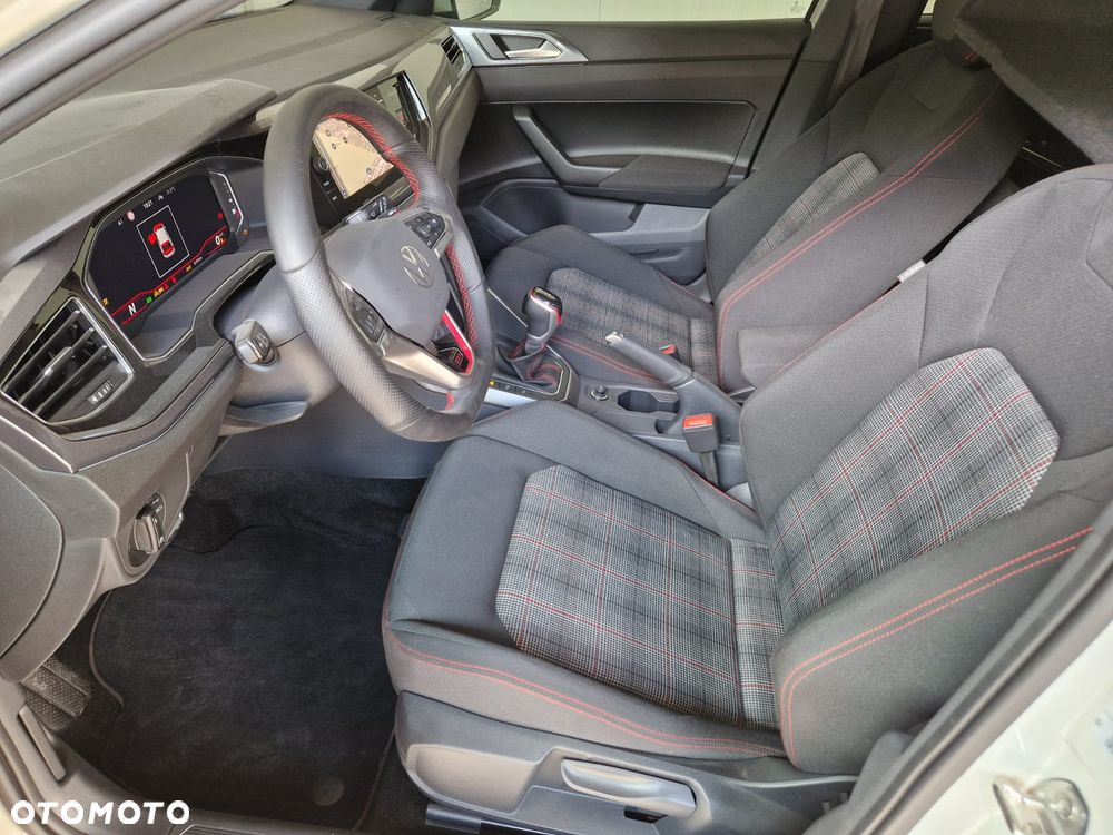 Volkswagen Polo - 12