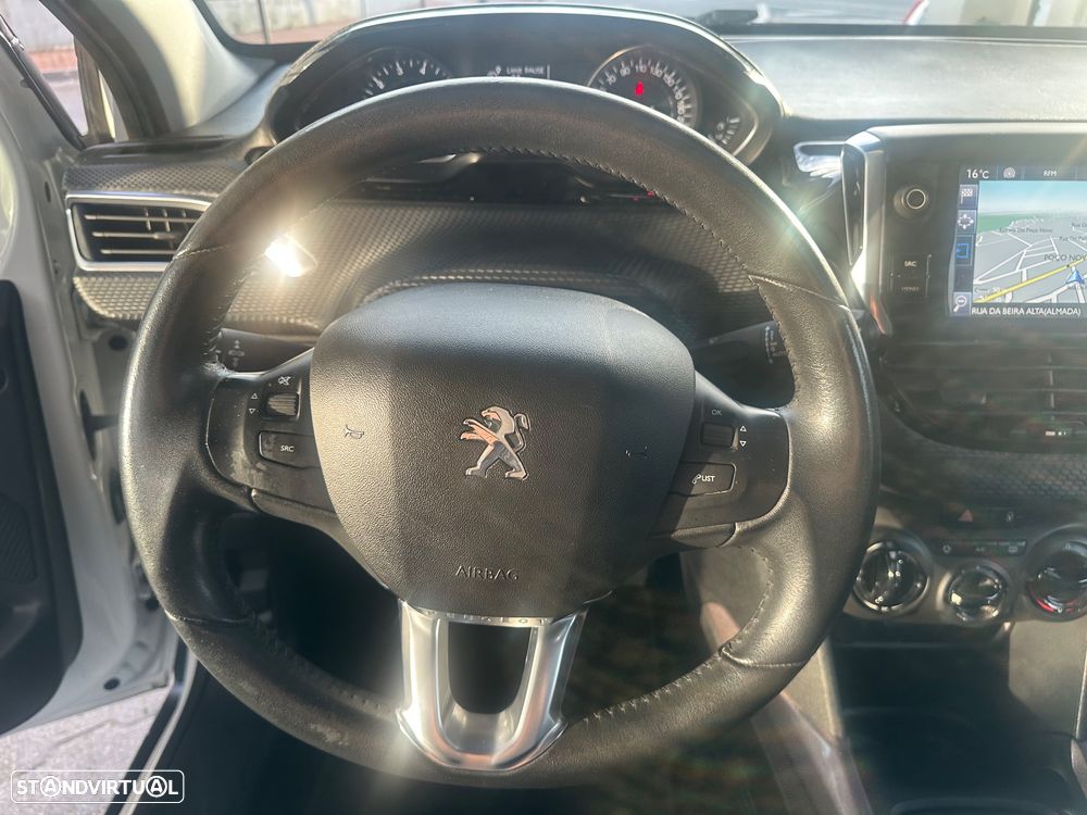 Peugeot 2008 1.2 PureTech Style - 14