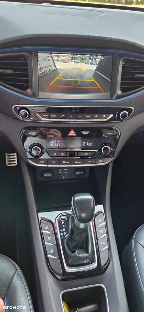 Hyundai IONIQ 1.6 GDI Premium - 24