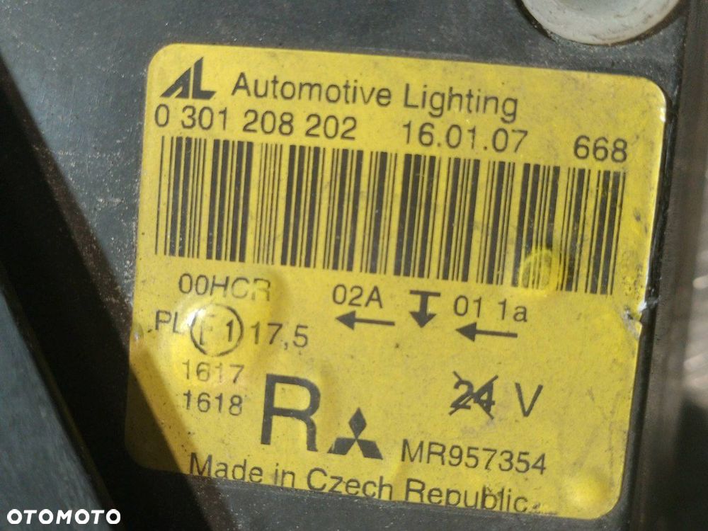 LAMPA PRAWA PRZÓD MITSUBISHI COLT VI 0301208202   MR957354 - 5