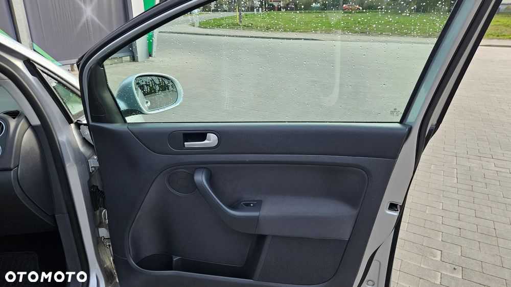 Volkswagen Golf Plus 1.9 TDI Tour - 34