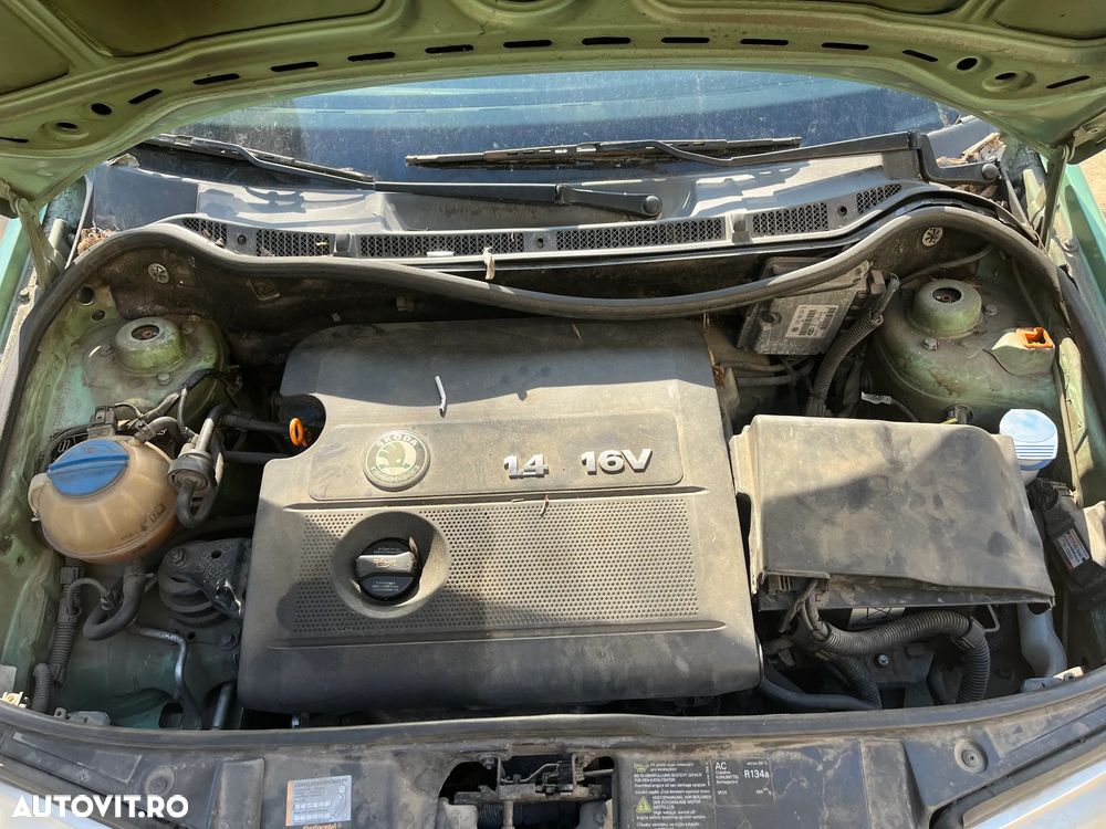 Dezmembrez Skoda Fabia 1 break verde 1,4 16v 2003 - 6