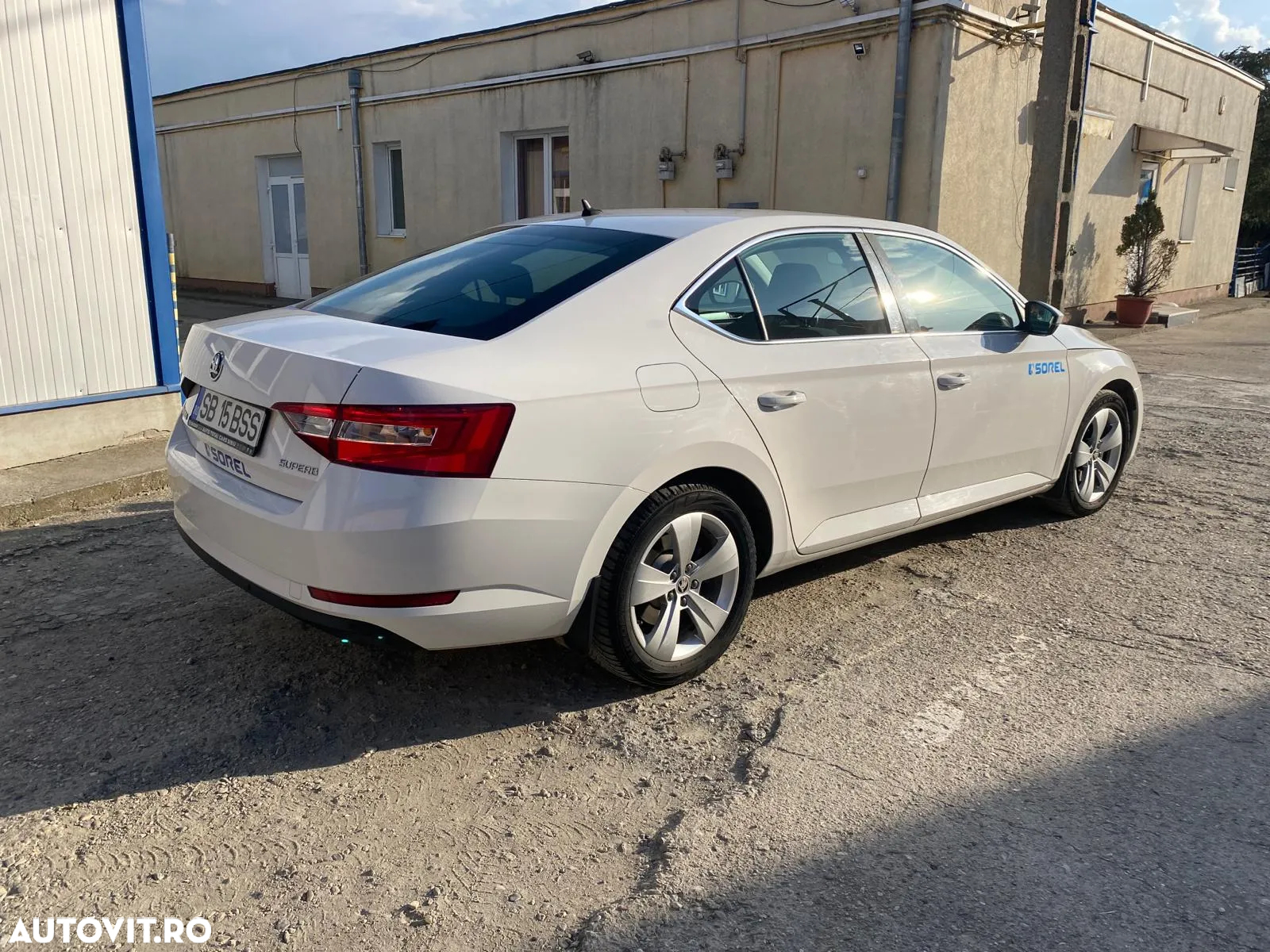 Skoda Superb 2.0 TDI DSG Ambition - 7