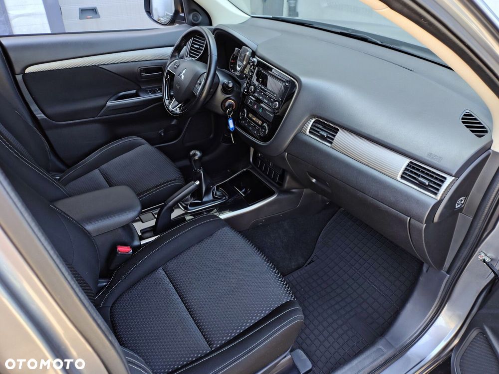 Mitsubishi Outlander 2.0 City Style 2WD - 30