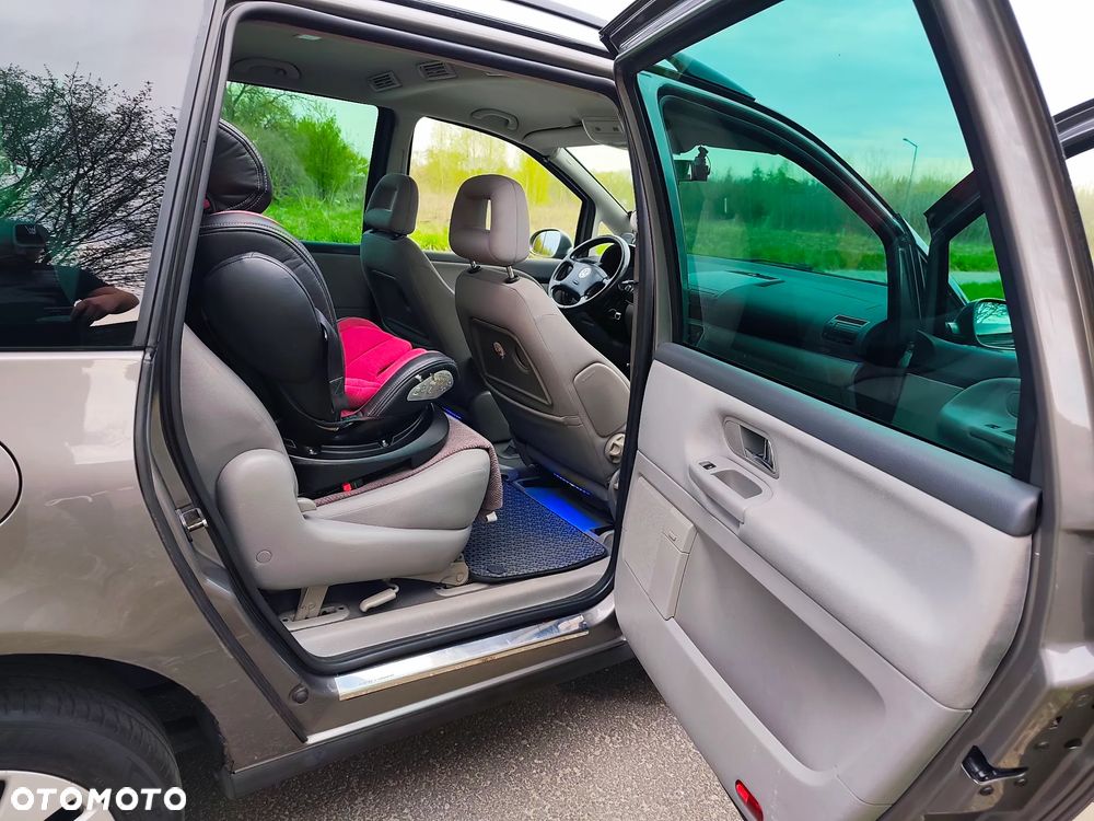 Volkswagen Sharan 1.9 TDI Automatik Exclusive Edition - 17