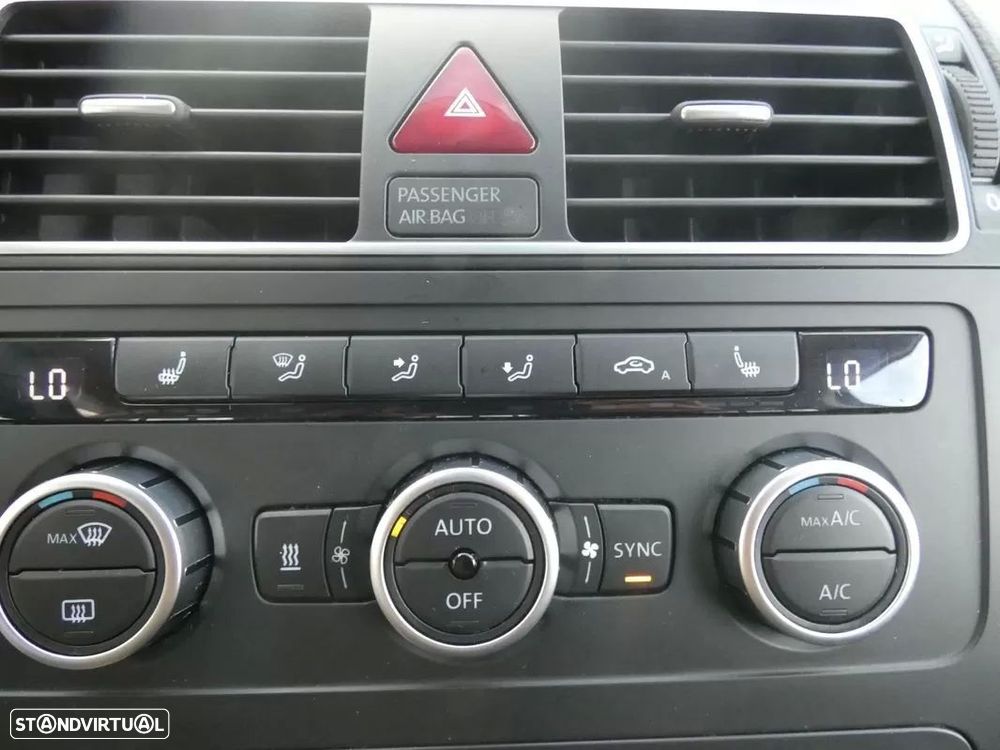 VW Touran 2.0 TDI DPF BlueMotion MATCH - 26